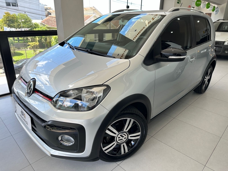 VOLKSWAGEN - UP - 2019/2020 - Prata - R$ 69.800,00