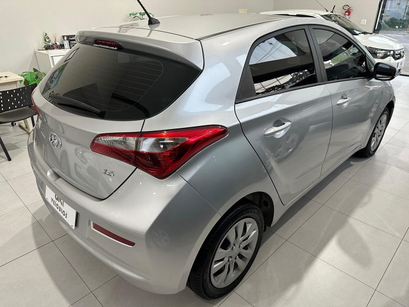 HYUNDAI - HB20 - 2016/2017 - Prata - R$ 56.800,00