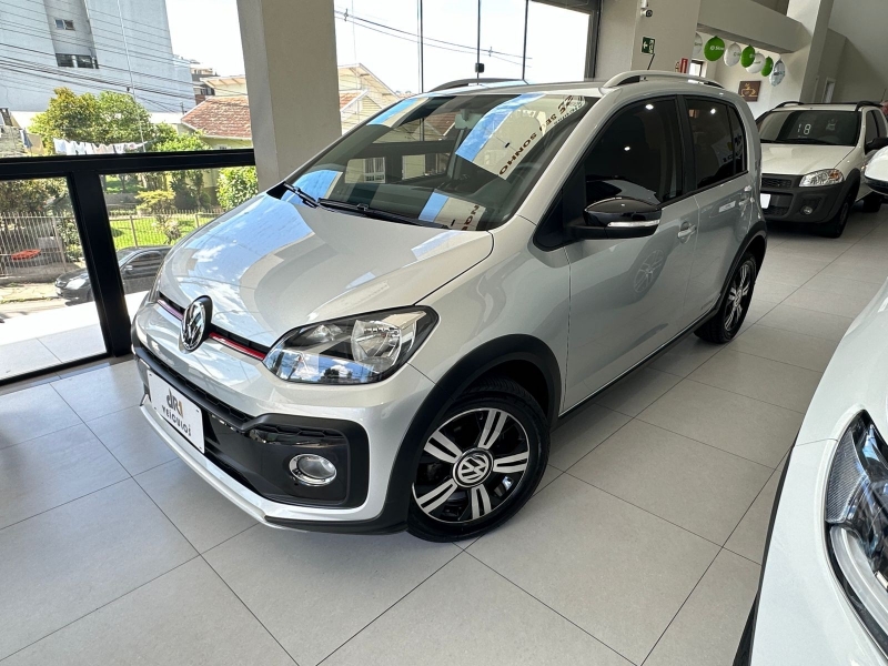 VOLKSWAGEN - UP - 2019/2020 - Prata - R$ 69.800,00