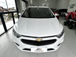 CHEVROLET - ONIX - 2018/2018 - Branca - R$ 64.800,00