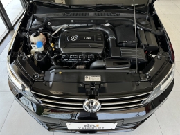 VOLKSWAGEN - JETTA - 2016/2017 - Preta - R$ 102.800,00