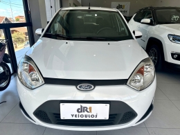 FORD - FIESTA - 2013/2014 - Branca - R$ 34.800,00