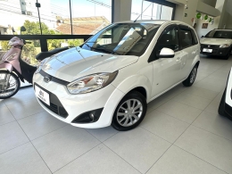 FORD - FIESTA - 2013/2014 - Branca - R$ 34.800,00