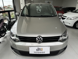 VOLKSWAGEN - FOX - 2013/2014 - Cinza - R$ 42.800,00