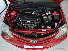 TOYOTA - ETIOS - 2016/2017 - Vermelha - R$ 53.800,00